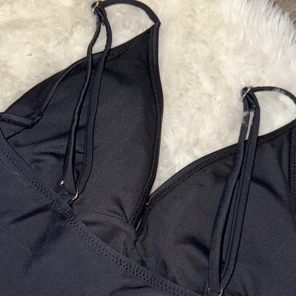 Chic Black One-Piece Swimsuit - Picture 4 of 4